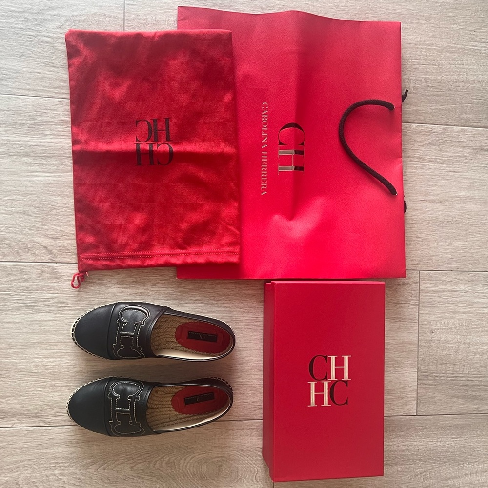 CAROLINA HERRERA INITIALS INSIGNIA LEATHER ESPADRILLES